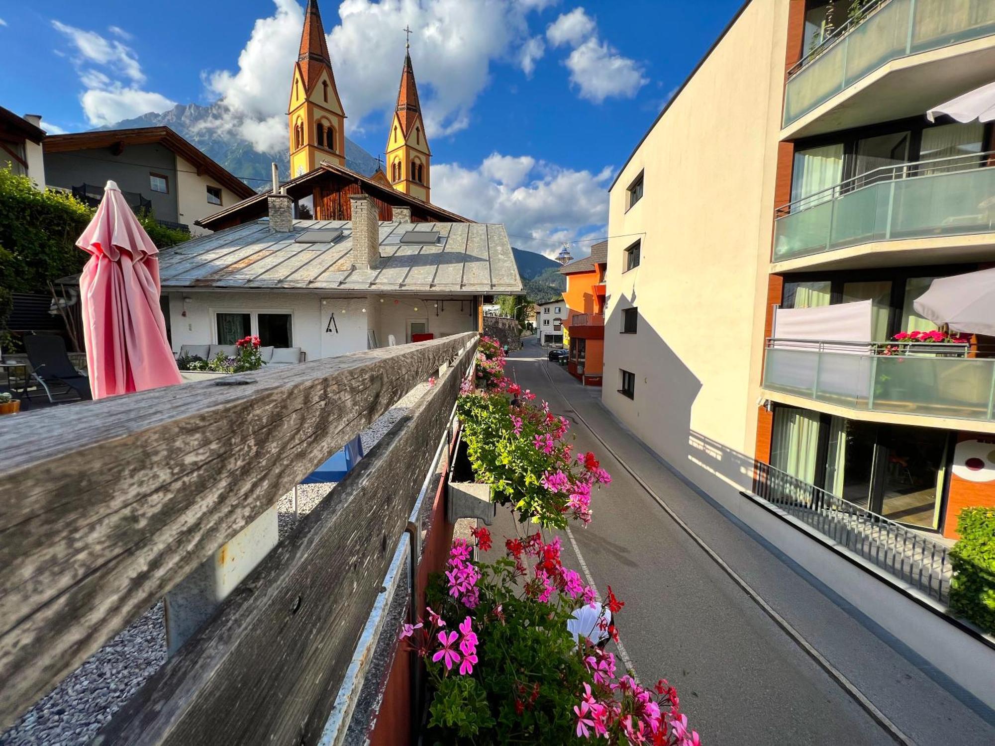 Mitten Im Zentrum Ferienwohnungen Mit Sonniger Terrasse テルフス エクステリア 写真